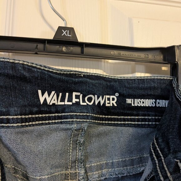 Wallflower Luscious Curvy Fit Boot Cut Jeans | Size 17 Junior | Insta Stretch De - Picture 2 of 5